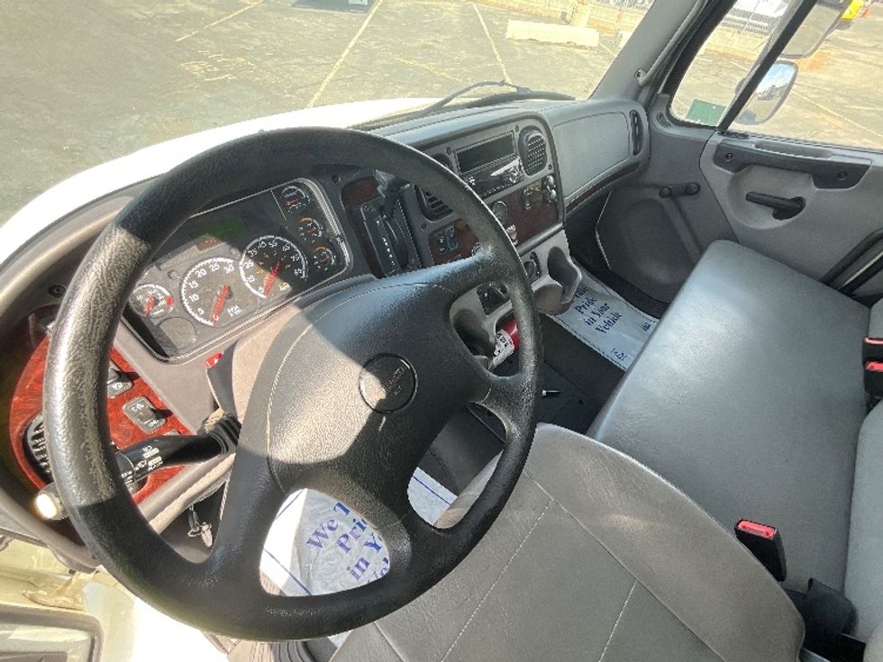 Medium Duty Box Truck-Light and Medium Duty Trucks-Freightliner-2019-M2-West Valley City-UT-23,982\n\t\tmiles-$ 66,500 - Image 17