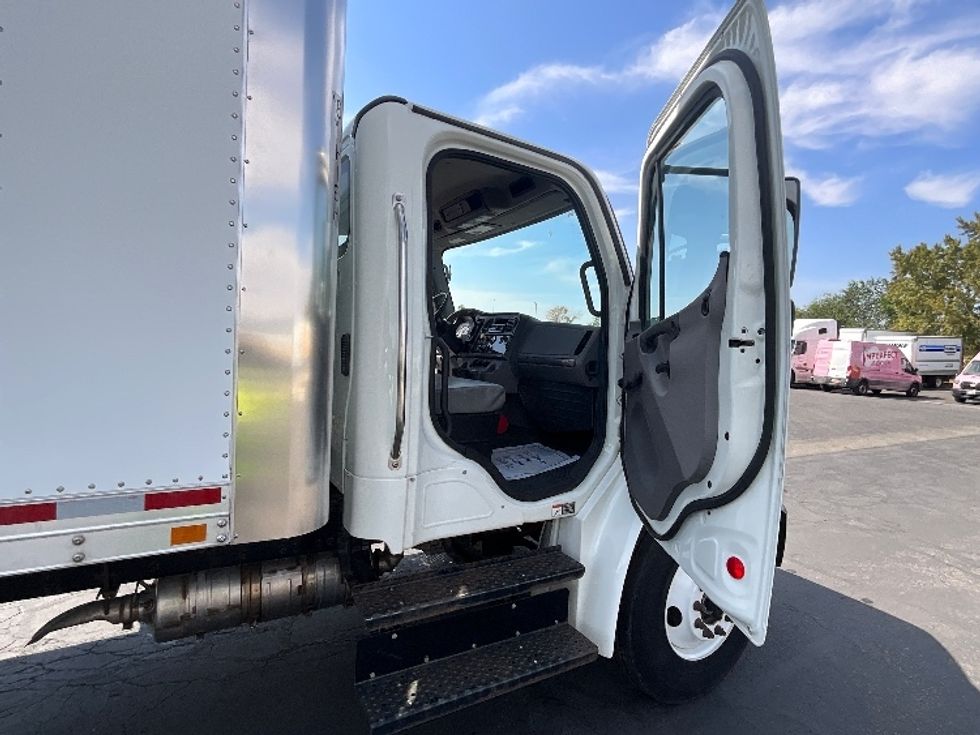 Medium Duty Box Truck-Light and Medium Duty Trucks-Freightliner-2019-M2-West Valley City-UT-23,982\n\t\tmiles-$ 66,500 - Image 20