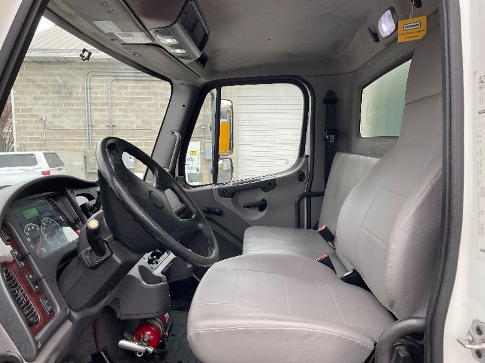Medium Duty Box Truck-Light and Medium Duty Trucks-Freightliner-2019-M2-West Valley City-UT-98,817\n\t\tmiles-$ 50,000 - Image 18