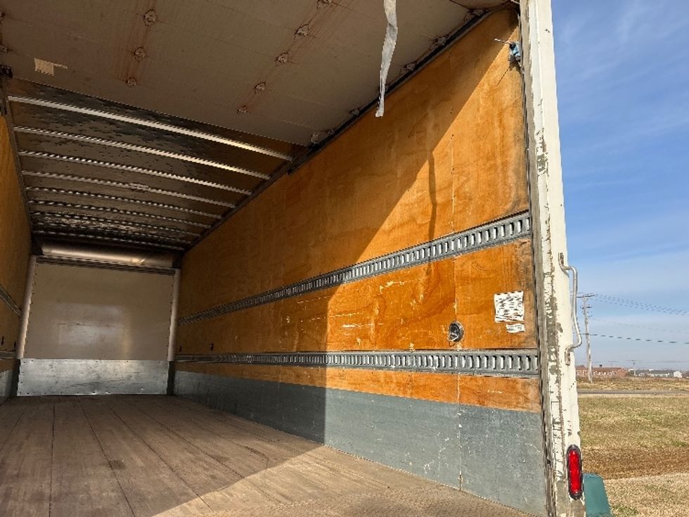 Medium Duty Box Truck-Light and Medium Duty Trucks-Freightliner-2019-M2-Wichita-KS-116,202\n\t\tmiles-$ 52,500 - Image 11