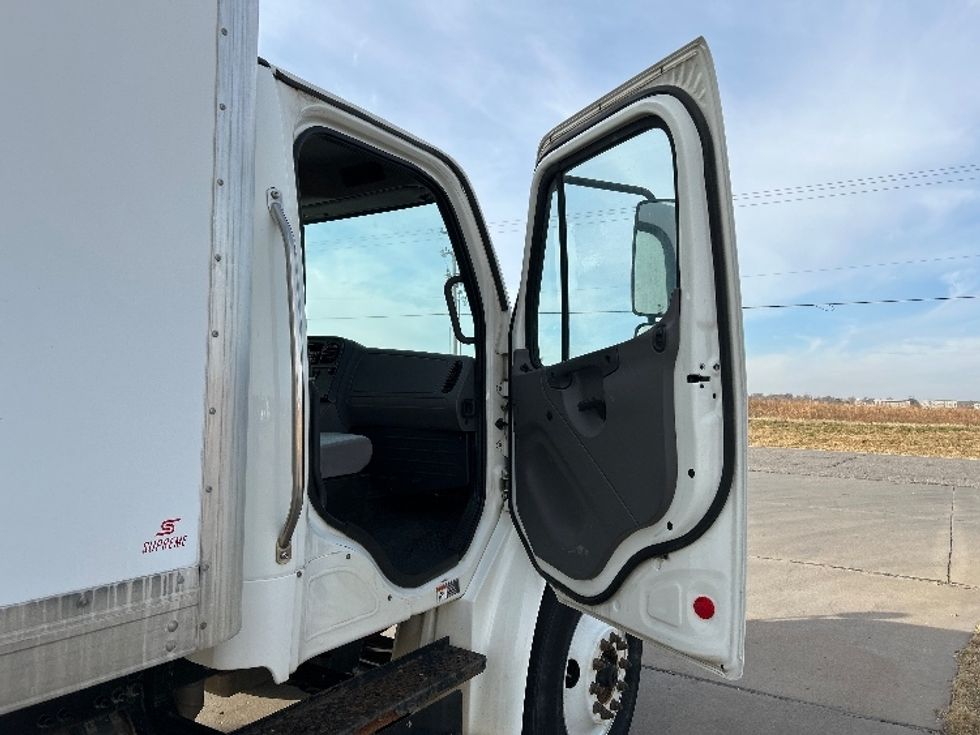 Medium Duty Box Truck-Light and Medium Duty Trucks-Freightliner-2019-M2-Wichita-KS-116,202\n\t\tmiles-$ 52,500 - Image 19