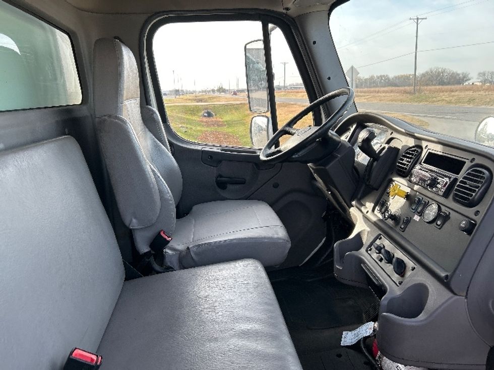 Medium Duty Box Truck-Light and Medium Duty Trucks-Freightliner-2019-M2-Wichita-KS-116,202\n\t\tmiles-$ 52,500 - Image 21