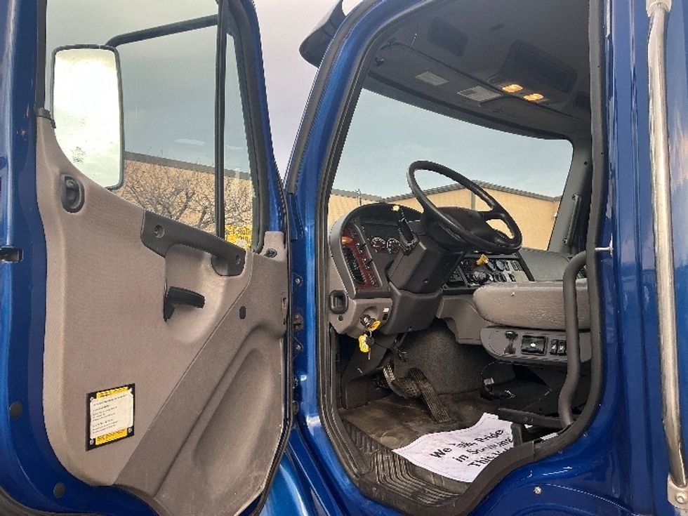 Medium Duty Box Truck-Light and Medium Duty Trucks-Freightliner-2019-M2-Wilkes Barre-PA-109,867\n\t\tmiles-$ 44,750 - Image 16