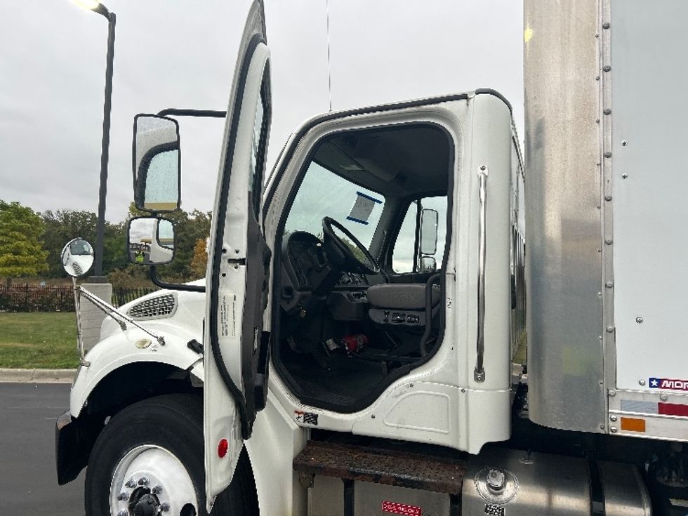 Medium Duty Box Truck-Light and Medium Duty Trucks-Freightliner-2019-M2-Windsor-WI-72,908\n\t\tmiles-$ 62,250 - Image 16