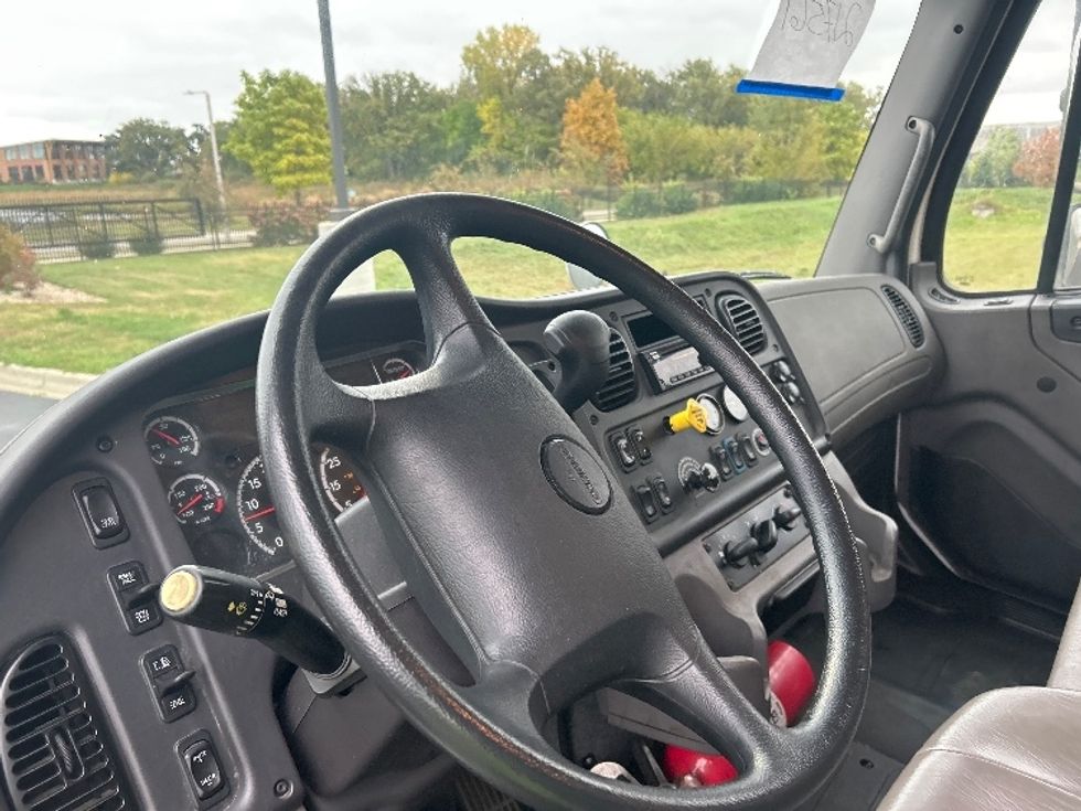 Medium Duty Box Truck-Light and Medium Duty Trucks-Freightliner-2019-M2-Windsor-WI-72,908\n\t\tmiles-$ 62,250 - Image 17