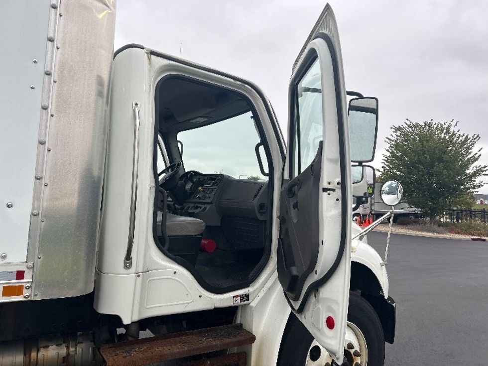 Medium Duty Box Truck-Light and Medium Duty Trucks-Freightliner-2019-M2-Windsor-WI-72,908\n\t\tmiles-$ 62,250 - Image 20