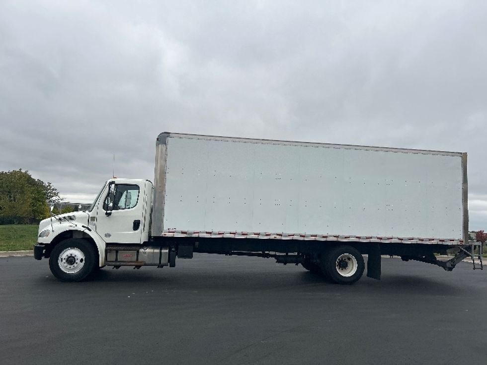 Medium Duty Box Truck-Light and Medium Duty Trucks-Freightliner-2019-M2-Windsor-WI-72,908\n\t\tmiles-$ 62,250 - Image 4
