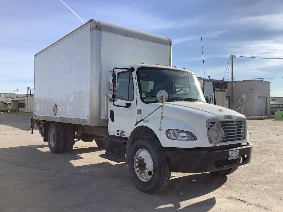 Medium Duty Box Truck-Light and Medium Duty Trucks-Freightliner-2019-M2-Winnipeg-MB-133,578\n\t\tkm-$ 69,500 - Image 1