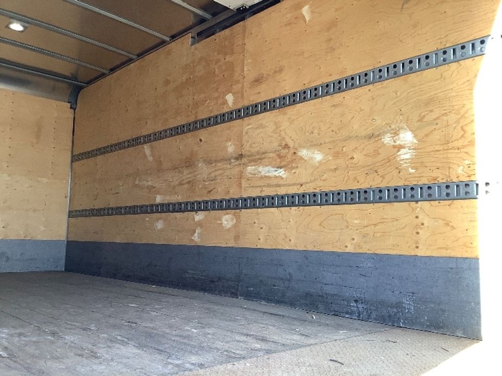 Medium Duty Box Truck-Light and Medium Duty Trucks-Freightliner-2019-M2-Winnipeg-MB-133,578\n\t\tkm-$ 69,500 - Image 12