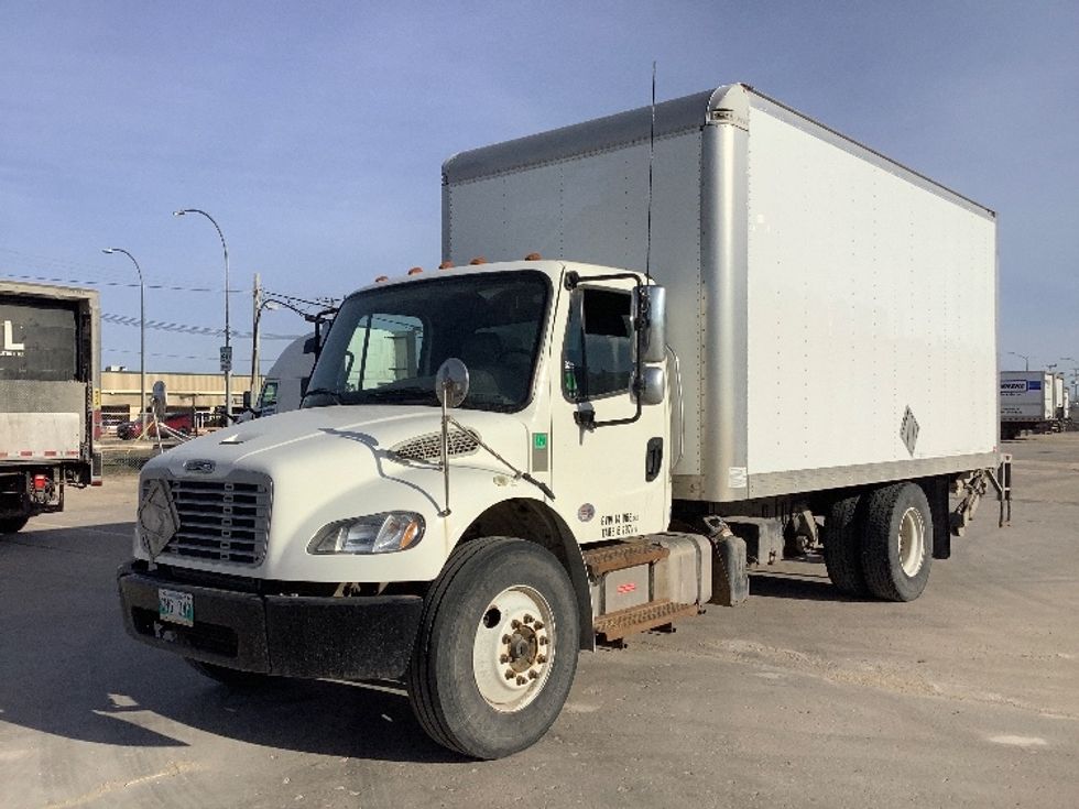 Medium Duty Box Truck-Light and Medium Duty Trucks-Freightliner-2019-M2-Winnipeg-MB-133,578\n\t\tkm-$ 69,500 - Image 3