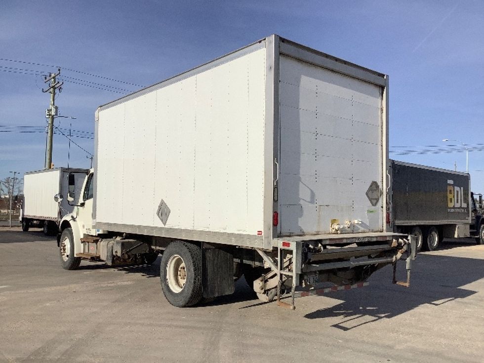 Medium Duty Box Truck-Light and Medium Duty Trucks-Freightliner-2019-M2-Winnipeg-MB-133,578\n\t\tkm-$ 69,500 - Image 6