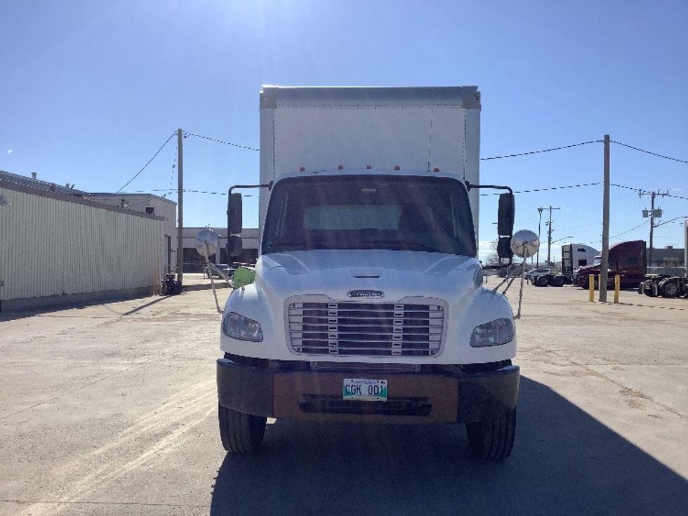 Medium Duty Box Truck-Light and Medium Duty Trucks-Freightliner-2019-M2-Winnipeg-MB-294,794\n\t\tkm-$ 62,000 - Image 2