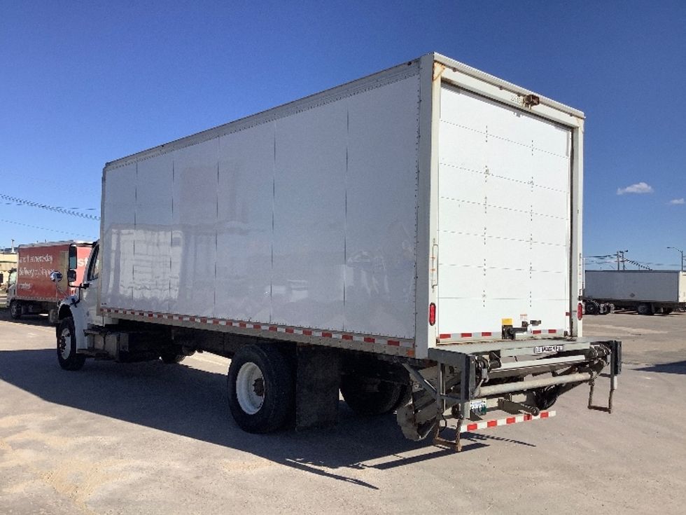 Medium Duty Box Truck-Light and Medium Duty Trucks-Freightliner-2019-M2-Winnipeg-MB-294,794\n\t\tkm-$ 62,000 - Image 6