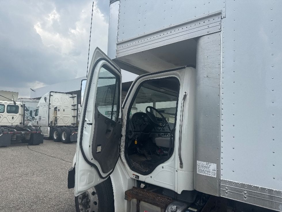 Medium Duty Box Truck-Light and Medium Duty Trucks-Freightliner-2019-M2-Wixom-MI-135,846\n\t\tmiles-$ 56,000 - Image 16