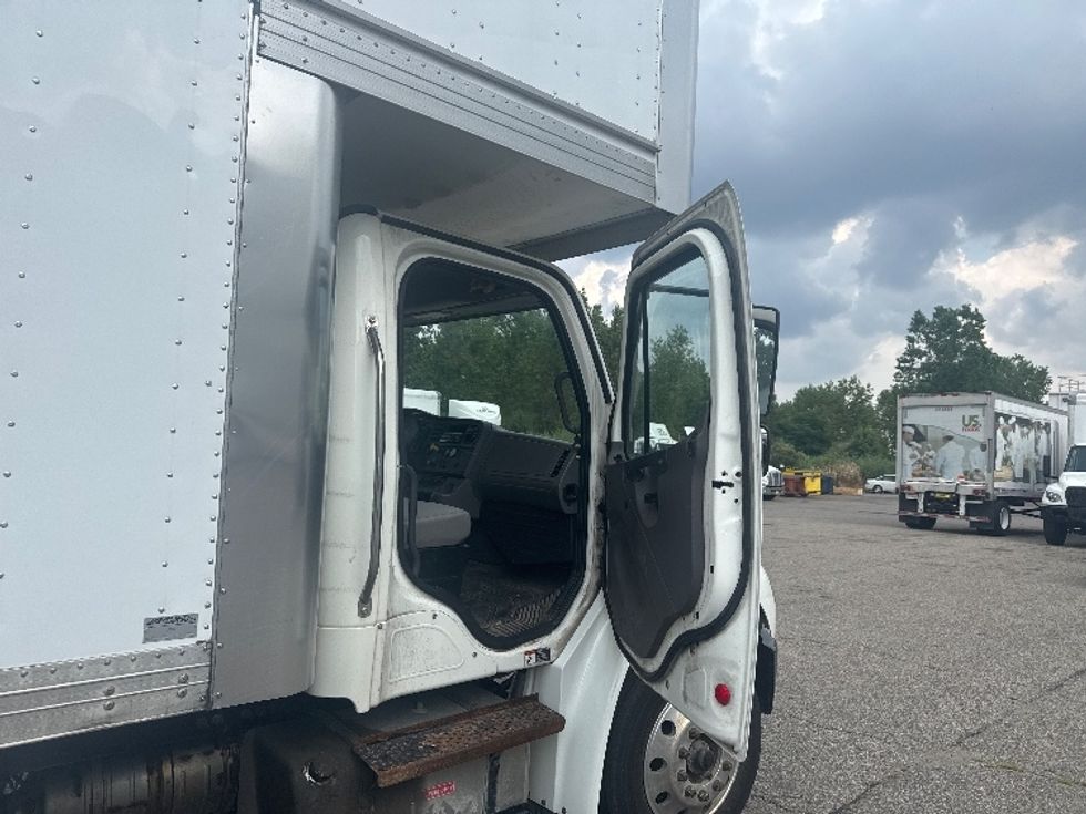 Medium Duty Box Truck-Light and Medium Duty Trucks-Freightliner-2019-M2-Wixom-MI-135,846\n\t\tmiles-$ 56,000 - Image 20