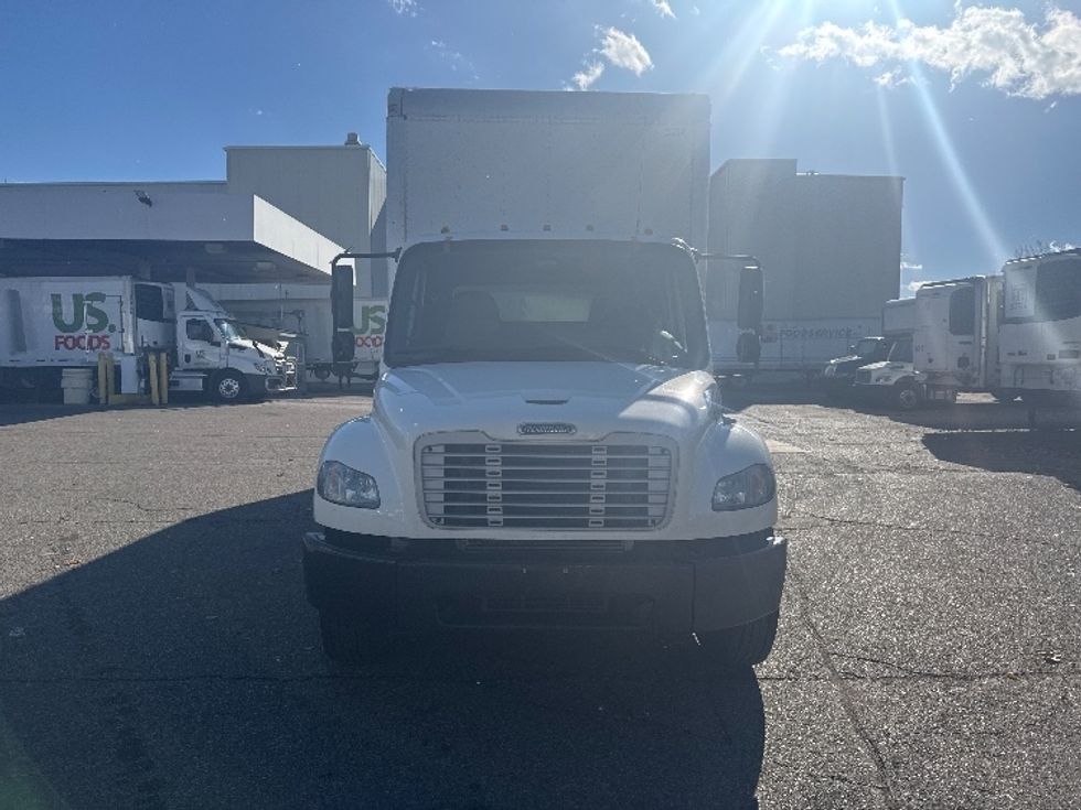 Medium Duty Box Truck-Light and Medium Duty Trucks-Freightliner-2019-M2-Wixom-MI-217,453\n\t\tmiles-$ 45,250 - Image 2
