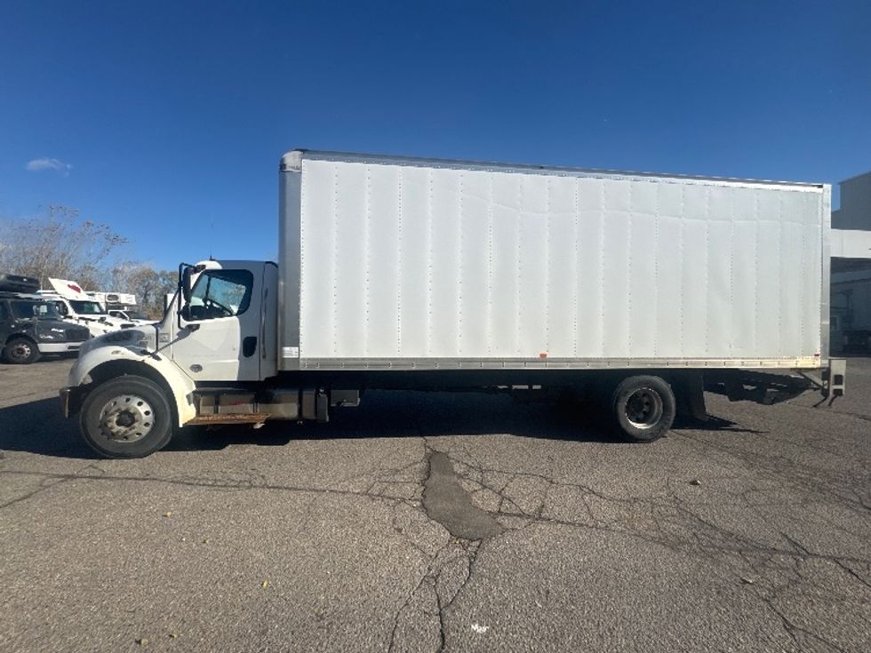 Medium Duty Box Truck-Light and Medium Duty Trucks-Freightliner-2019-M2-Wixom-MI-217,453\n\t\tmiles-$ 45,250 - Image 4