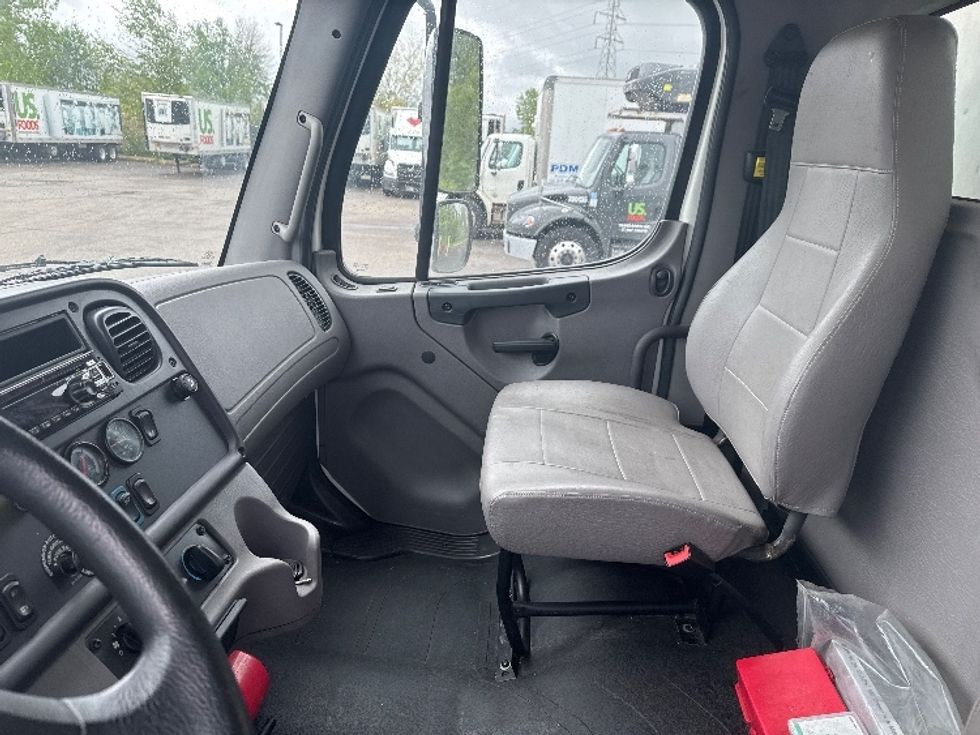 Medium Duty Box Truck-Light and Medium Duty Trucks-Freightliner-2019-M2-Wixom-MI-242,271\n\t\tmiles-$ 34,000 - Image 18