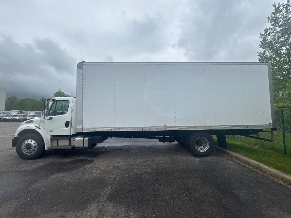 Medium Duty Box Truck-Light and Medium Duty Trucks-Freightliner-2019-M2-Wixom-MI-242,271\n\t\tmiles-$ 34,000 - Image 4