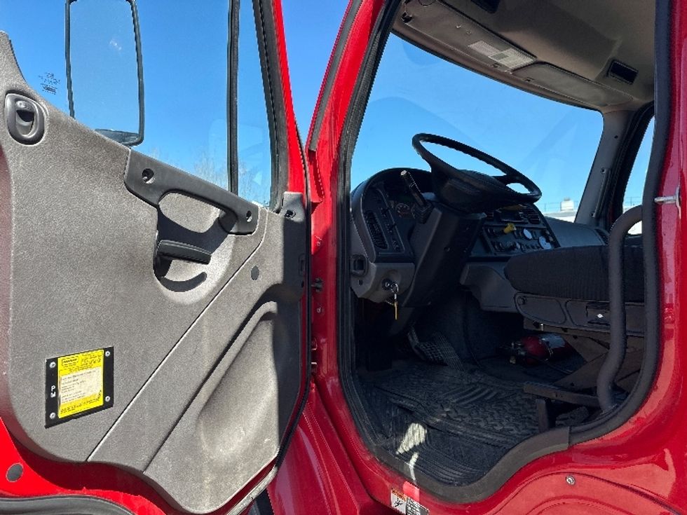 Medium Duty Box Truck-Light and Medium Duty Trucks-Freightliner-2019-M2-Wixom-MI-267,338\n\t\tmiles-$ 37,500 - Image 16