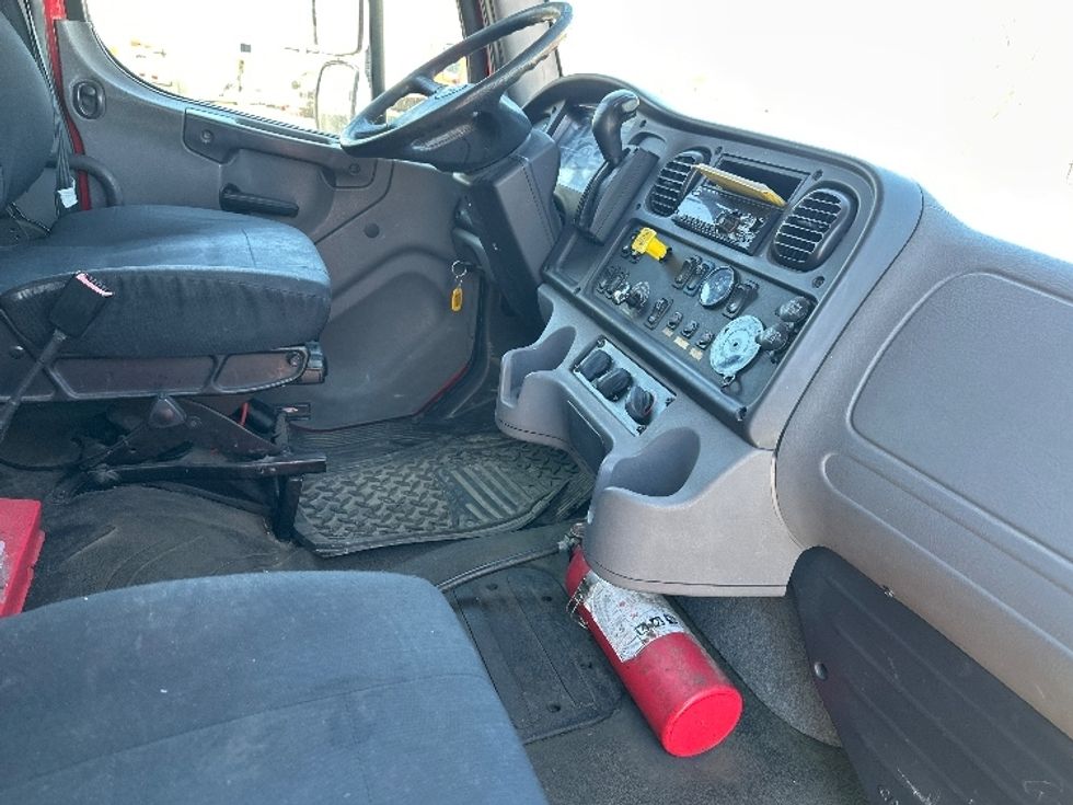 Medium Duty Box Truck-Light and Medium Duty Trucks-Freightliner-2019-M2-Wixom-MI-267,338\n\t\tmiles-$ 37,500 - Image 22