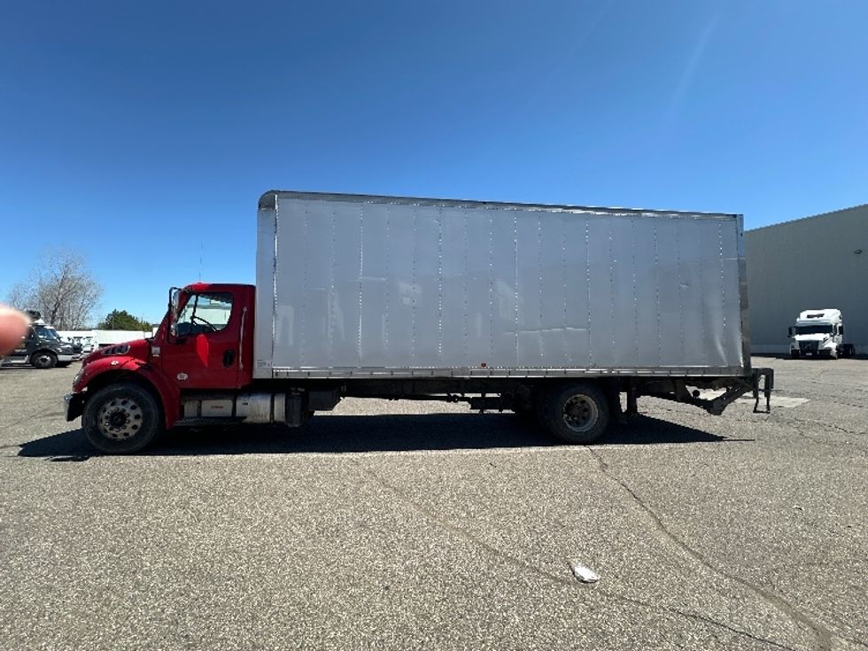 Medium Duty Box Truck-Light and Medium Duty Trucks-Freightliner-2019-M2-Wixom-MI-267,338\n\t\tmiles-$ 37,500 - Image 4