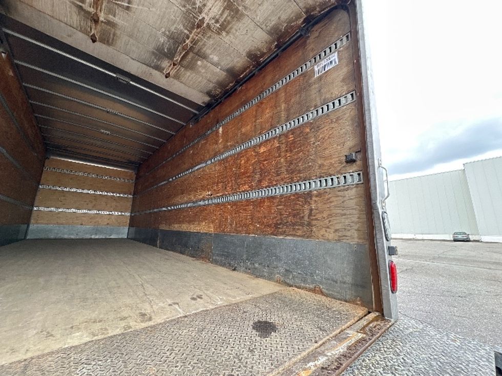 Medium Duty Box Truck-Light and Medium Duty Trucks-Freightliner-2019-M2-Wixom-MI-308,415\n\t\tmiles-$ 31,500 - Image 12