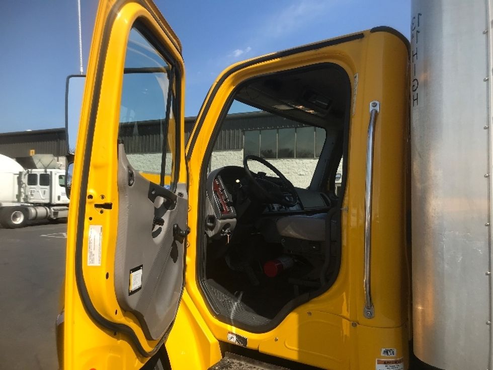 Medium Duty Box Truck-Light and Medium Duty Trucks-Freightliner-2019-M2-York-PA-206,241\n\t\tmiles-$ 41,000 - Image 16