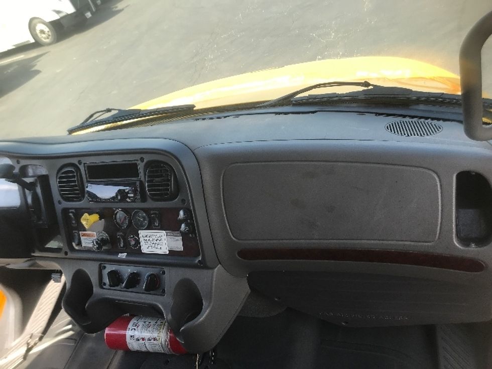 Medium Duty Box Truck-Light and Medium Duty Trucks-Freightliner-2019-M2-York-PA-206,241\n\t\tmiles-$ 41,000 - Image 21