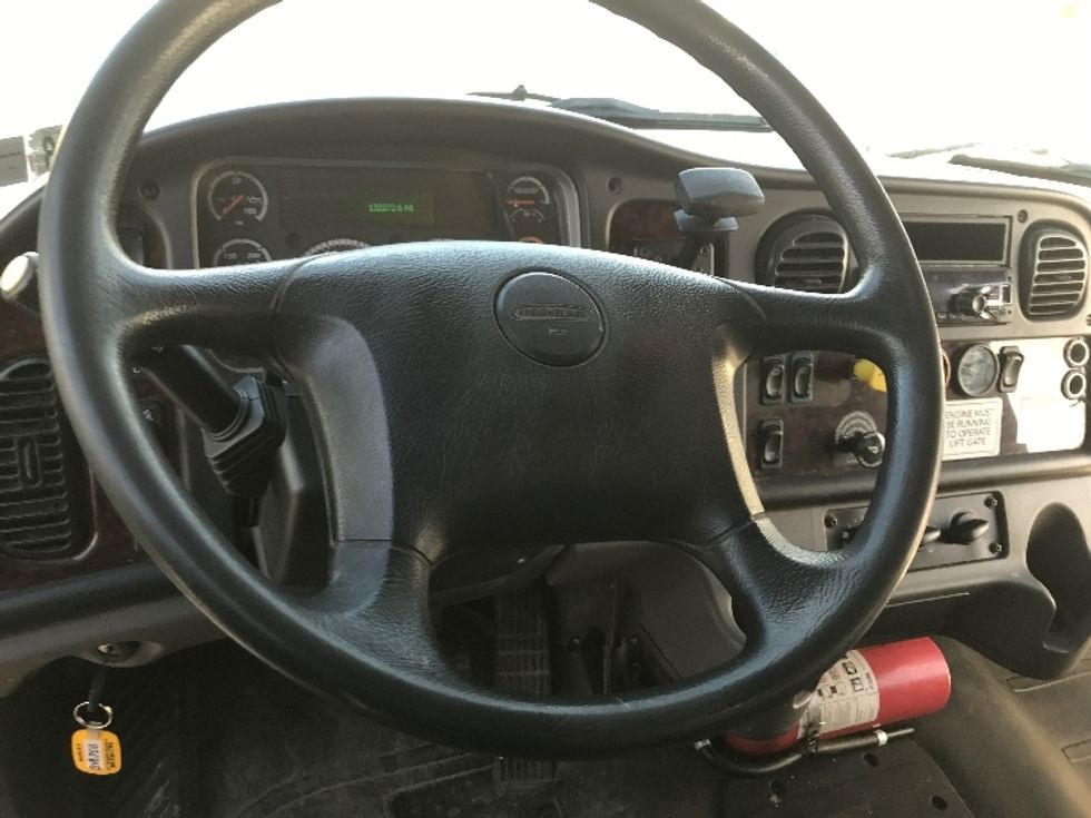 Medium Duty Box Truck-Light and Medium Duty Trucks-Freightliner-2019-M2-Zelienople-PA-132,272\n\t\tmiles-$ 57,500 - Image 17