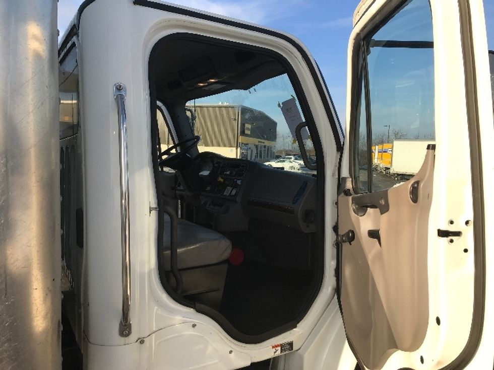 Medium Duty Box Truck-Light and Medium Duty Trucks-Freightliner-2019-M2-Zelienople-PA-132,272\n\t\tmiles-$ 57,500 - Image 20