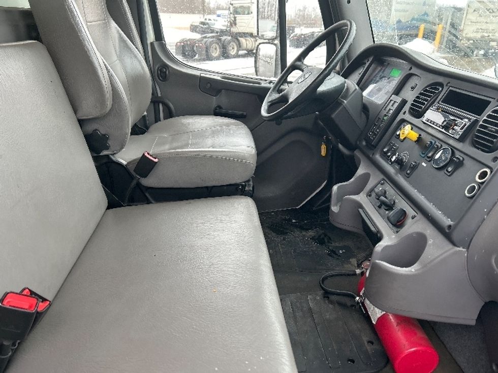 Medium Duty Box Truck-Light and Medium Duty Trucks-Freightliner-2019-M2-Zelienople-PA-183,538\n\t\tmiles-$ 36,250 - Image 22
