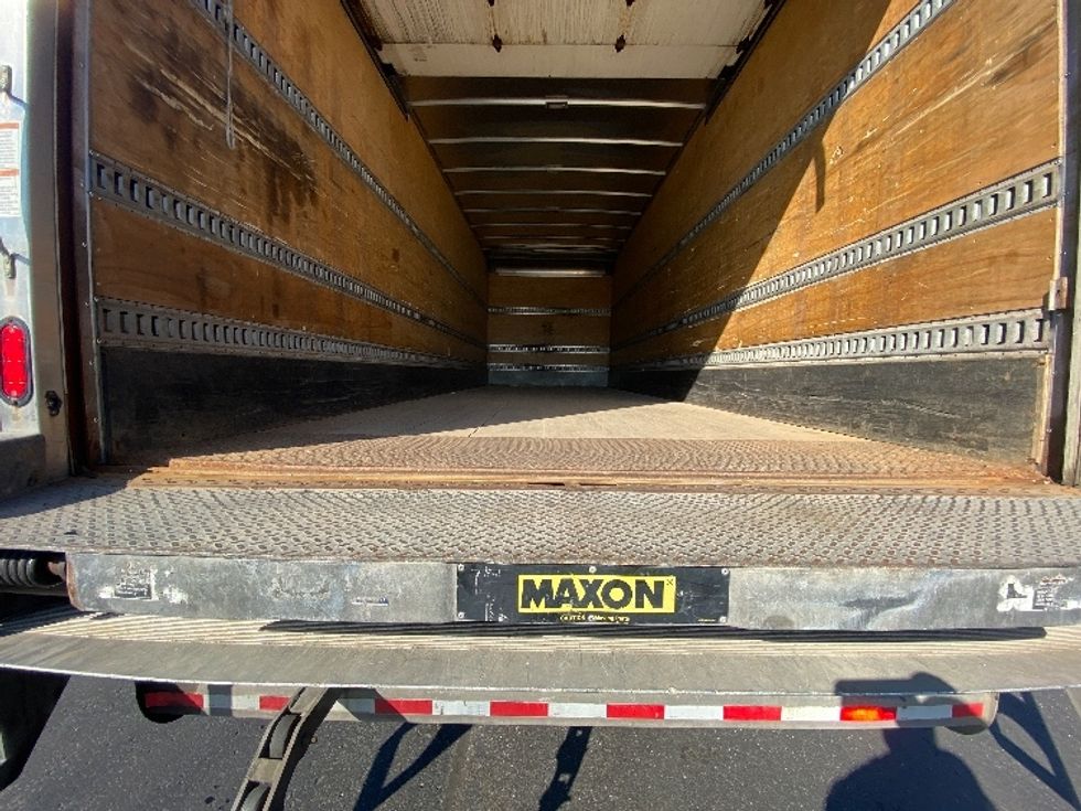 Medium Duty Box Truck-Light and Medium Duty Trucks-Freightliner-2019-M211242S-Mississauga-ON-553,099\n\t\tkm-$ 83,500 - Image 10