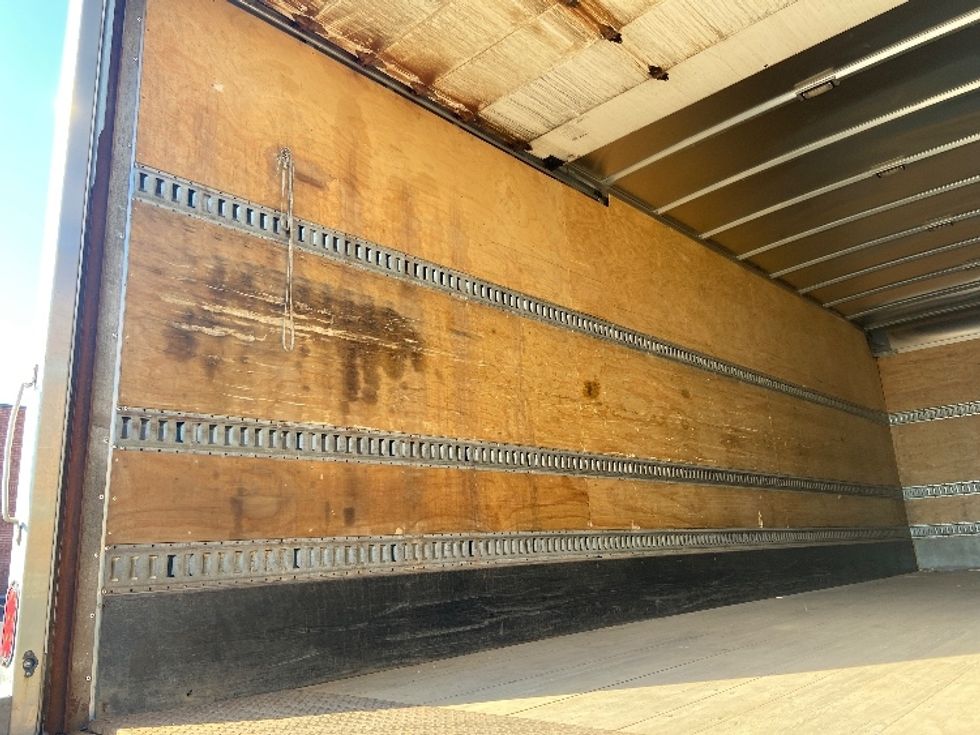 Medium Duty Box Truck-Light and Medium Duty Trucks-Freightliner-2019-M211242S-Mississauga-ON-553,099\n\t\tkm-$ 83,500 - Image 11