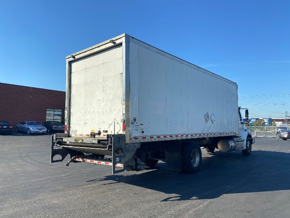 Medium Duty Box Truck-Light and Medium Duty Trucks-Freightliner-2019-M211242S-Mississauga-ON-553,099\n\t\tkm-$ 83,500 - Image 13