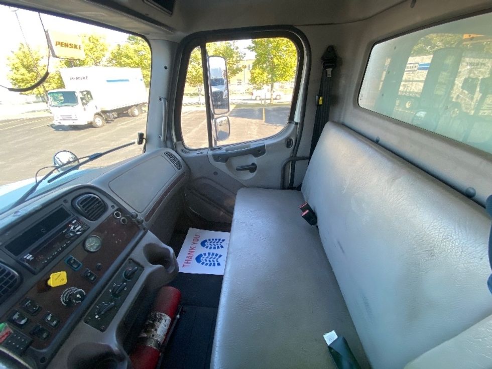Medium Duty Box Truck-Light and Medium Duty Trucks-Freightliner-2019-M211242S-Mississauga-ON-553,099\n\t\tkm-$ 83,500 - Image 19
