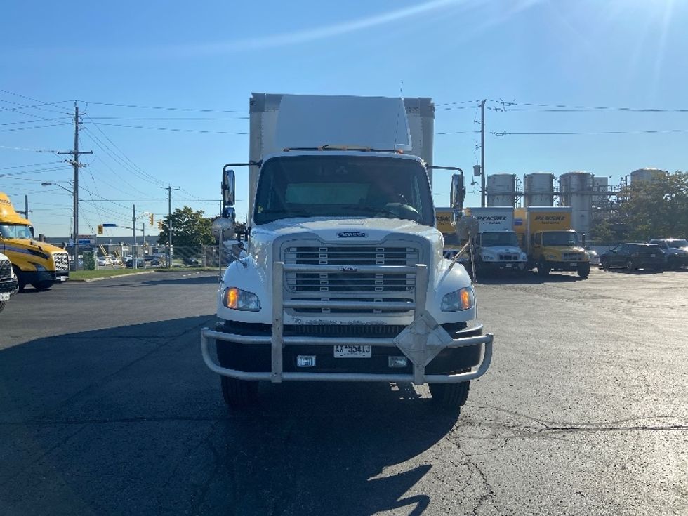 Medium Duty Box Truck-Light and Medium Duty Trucks-Freightliner-2019-M211242S-Mississauga-ON-553,099\n\t\tkm-$ 83,500 - Image 2