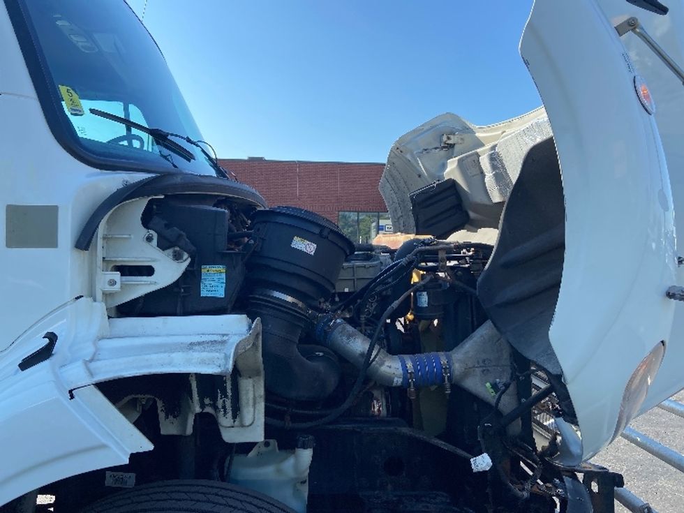 Medium Duty Box Truck-Light and Medium Duty Trucks-Freightliner-2019-M211242S-Mississauga-ON-553,099\n\t\tkm-$ 83,500 - Image 24