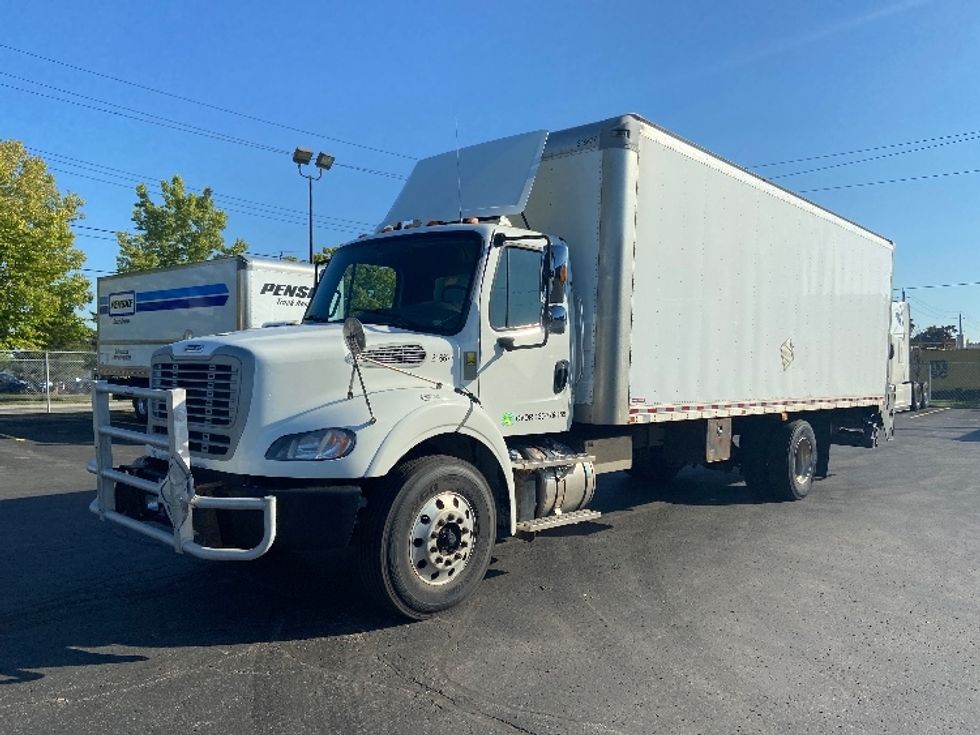 Medium Duty Box Truck-Light and Medium Duty Trucks-Freightliner-2019-M211242S-Mississauga-ON-553,099\n\t\tkm-$ 83,500 - Image 3