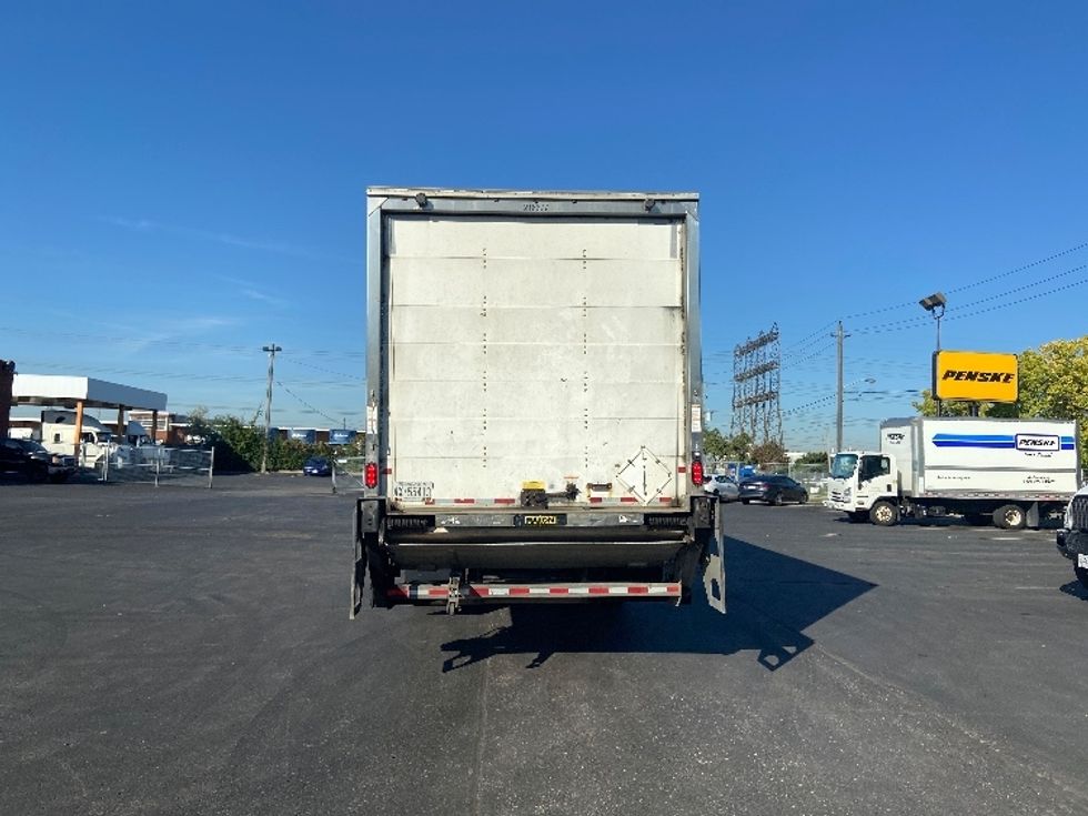 Medium Duty Box Truck-Light and Medium Duty Trucks-Freightliner-2019-M211242S-Mississauga-ON-553,099\n\t\tkm-$ 83,500 - Image 7