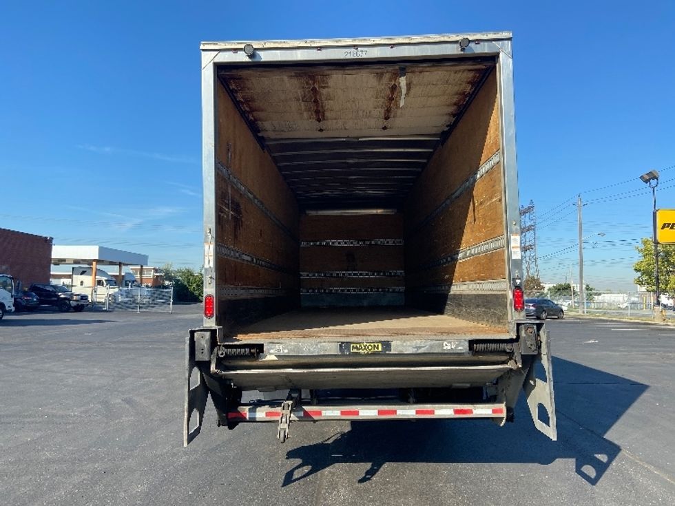Medium Duty Box Truck-Light and Medium Duty Trucks-Freightliner-2019-M211242S-Mississauga-ON-553,099\n\t\tkm-$ 83,500 - Image 8