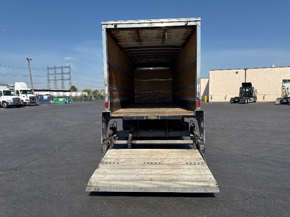 Medium Duty Box Truck-Light and Medium Duty Trucks-Freightliner-2019-M211242S-Mississauga-ON-553,525\n\t\tkm-$ 83,500 - Image 10