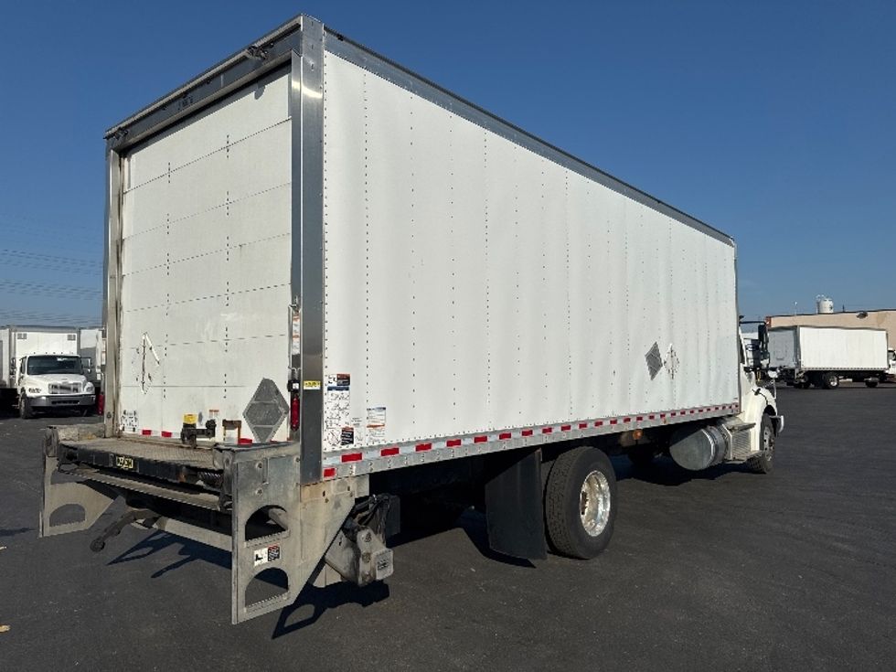Medium Duty Box Truck-Light and Medium Duty Trucks-Freightliner-2019-M211242S-Mississauga-ON-553,525\n\t\tkm-$ 83,500 - Image 13