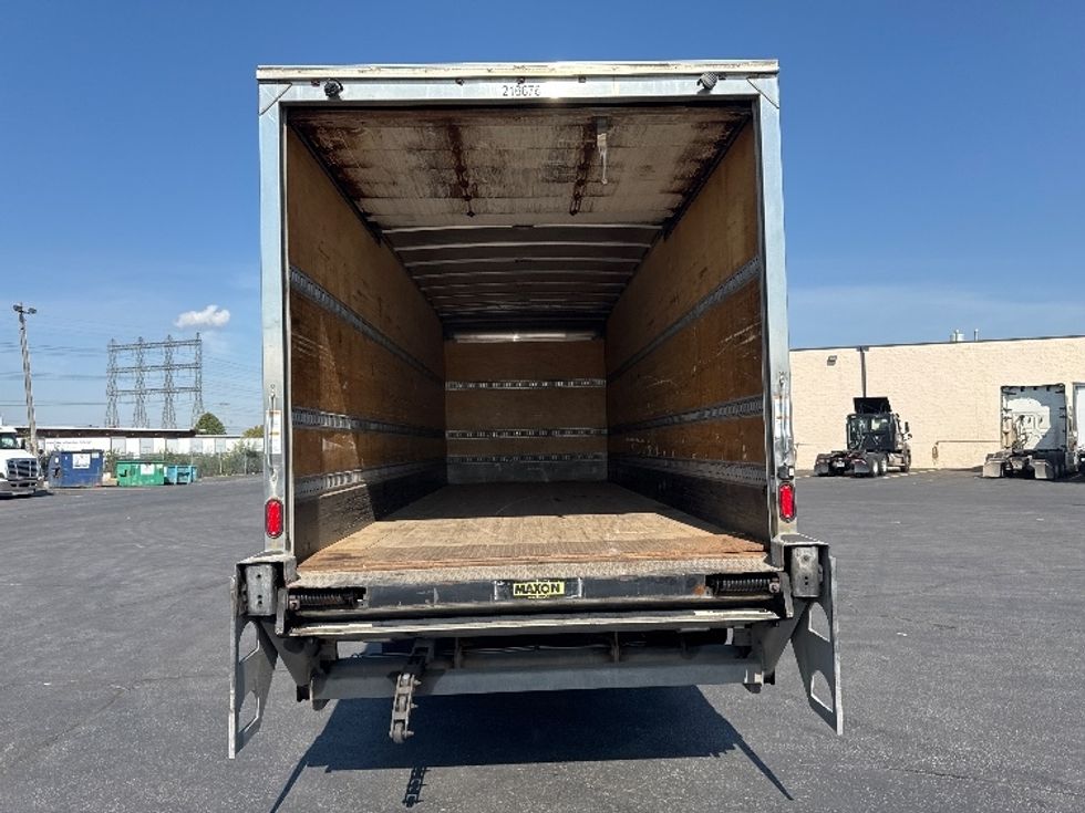 Medium Duty Box Truck-Light and Medium Duty Trucks-Freightliner-2019-M211242S-Mississauga-ON-553,525\n\t\tkm-$ 83,500 - Image 9