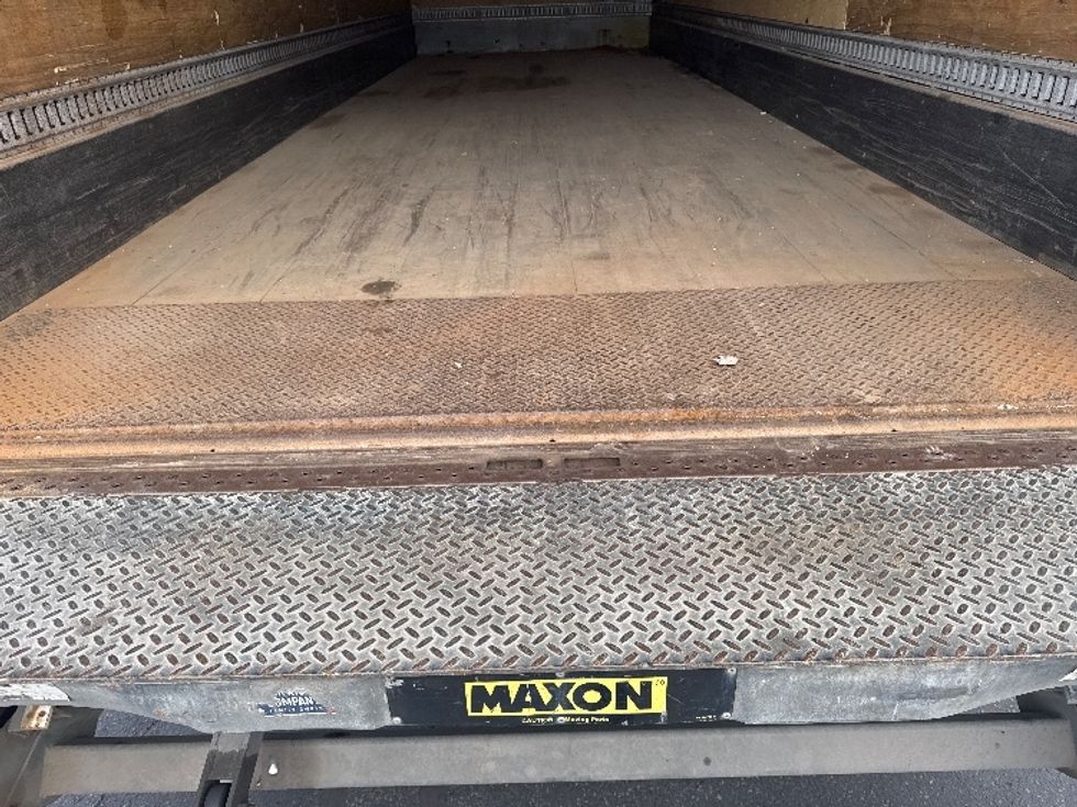 Medium Duty Box Truck-Light and Medium Duty Trucks-Freightliner-2019-M211242S-Mississauga-ON-674,704\n\t\tkm-$ 76,000 - Image 10