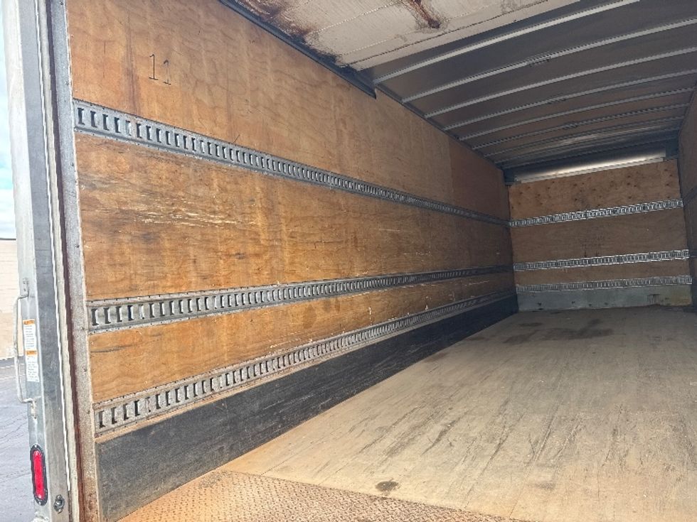 Medium Duty Box Truck-Light and Medium Duty Trucks-Freightliner-2019-M211242S-Mississauga-ON-674,704\n\t\tkm-$ 76,000 - Image 11