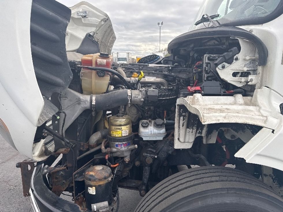 Medium Duty Box Truck-Light and Medium Duty Trucks-Freightliner-2019-M211242S-Mississauga-ON-674,704\n\t\tkm-$ 76,000 - Image 24