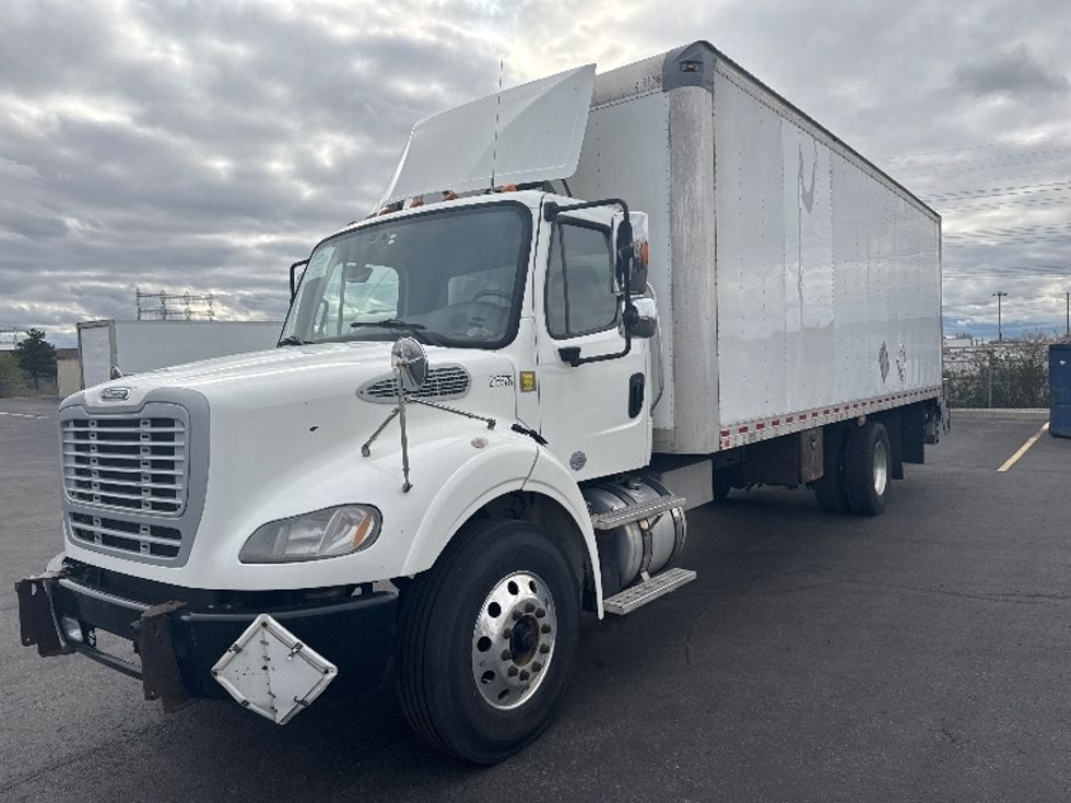 Medium Duty Box Truck-Light and Medium Duty Trucks-Freightliner-2019-M211242S-Mississauga-ON-674,704\n\t\tkm-$ 76,000 - Image 3