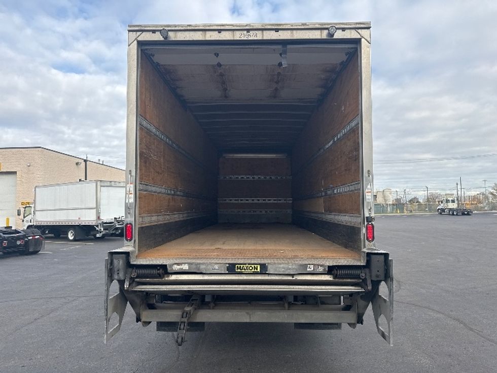 Medium Duty Box Truck-Light and Medium Duty Trucks-Freightliner-2019-M211242S-Mississauga-ON-674,704\n\t\tkm-$ 76,000 - Image 8