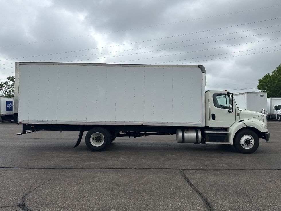 Medium Duty Box Truck-Light and Medium Duty Trucks-Freightliner-2019-M211242S-Romulus-MI-380,513\n\t\tmiles-$ 56,750 - Image 15